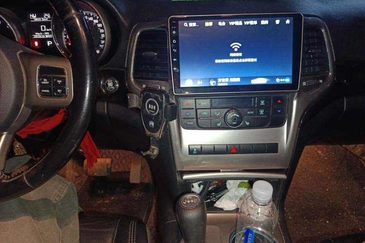 Used Jeep Grand Cherokee 2011 Revised Version 3.6L Comfort Edition
