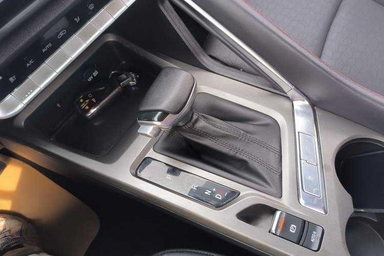 Used CHANGAN CS35PLUS 2021 Blue Whale NE 1.4T DCT Luxury Model Gear Lever