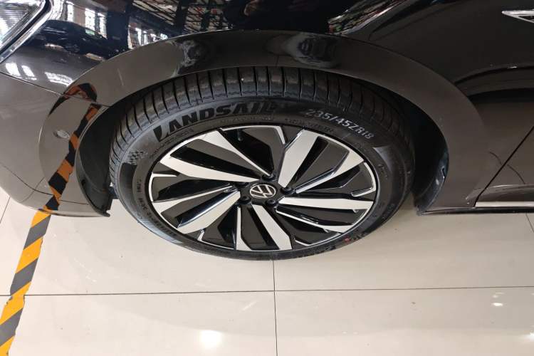 Used Volkswagen Passat 2022 330TSI Starry Luxury Edition Left Front Wheel Hub