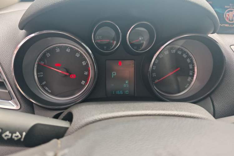 Used Buick Encore 2015 1.4T Automatic Two-Wheel Drive Urban Leading Model Instrument Cluster