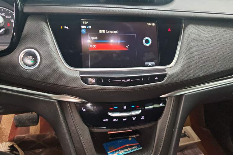 Used Cadillac XT5 2018 25T Luxury Model Audio And AC Panel