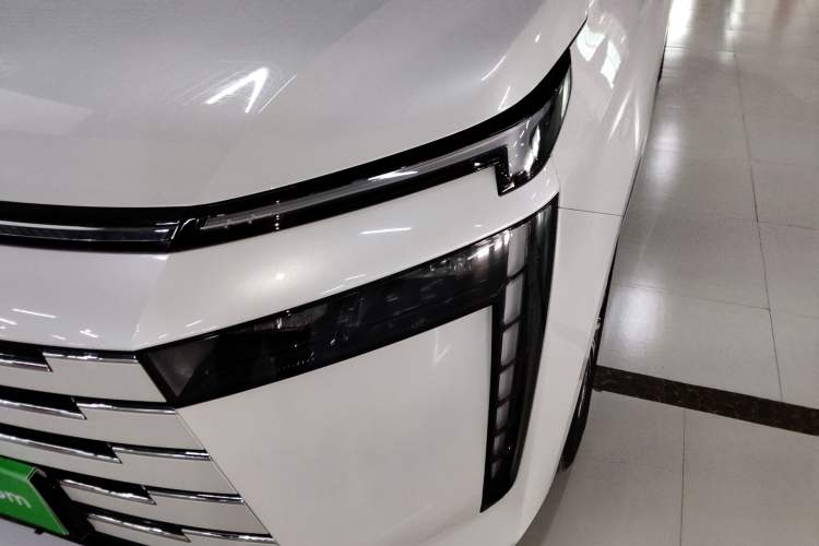 Used GAC Trumpchi E8 2024 Honor Series 2.0L Honor Edition Left Front Headlight