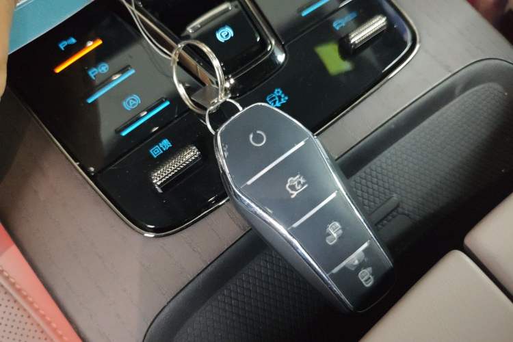 Used BYD Han 2025 EV Intelligent Driving Edition 701KM LiDAR Flagship Model