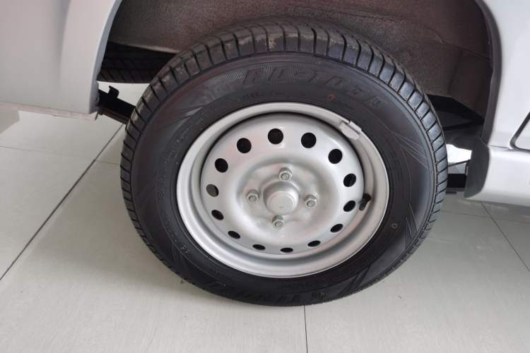 Used Wuling Zhiguang 2023 1.5L Practical Version 5/7 Seats Exterior 5