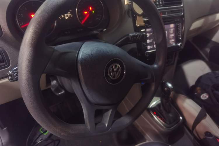 Used Volkswagen Polo 2014 1.4L Automatic Comfort Edition Steering Wheel