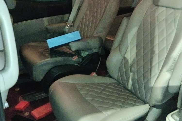 Used Buick GL8 2011 2.4L LT Luxury Business Executive Edition