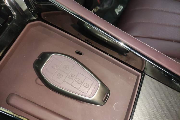 Used Denza Z9GT 2024 1100 Four-Wheel Drive Ultra Version Vehicle Key