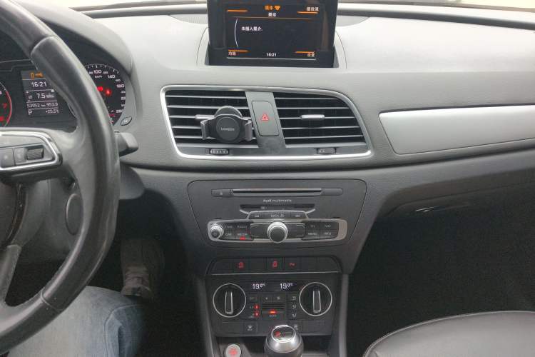 Used Audi Q3 2017 30 TFSI Fashion Model
