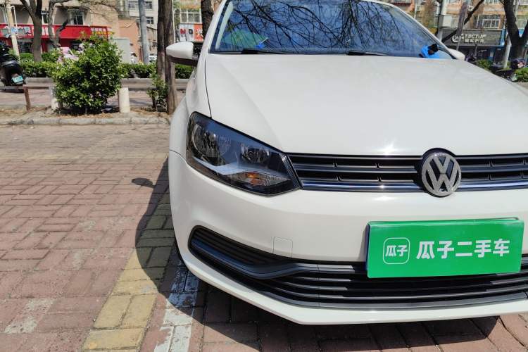 Used Volkswagen Polo 2016 1.4L Automatic Trendy Model Right Front Headlight