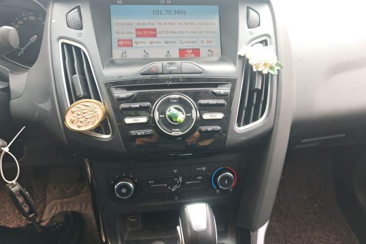 Used Ford Focus 2015 Sedan 1.6L Automatic Trend Model Audio And AC Panel