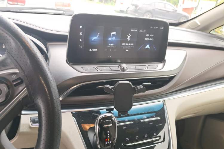 Used Buick GL8 2021 Land Cruiser Executive Class 652T Luxury Model Audio And AC Panel