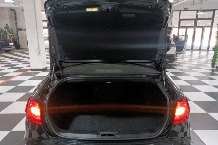 Used Hongqi H7 2015 2.0T Luxury Model