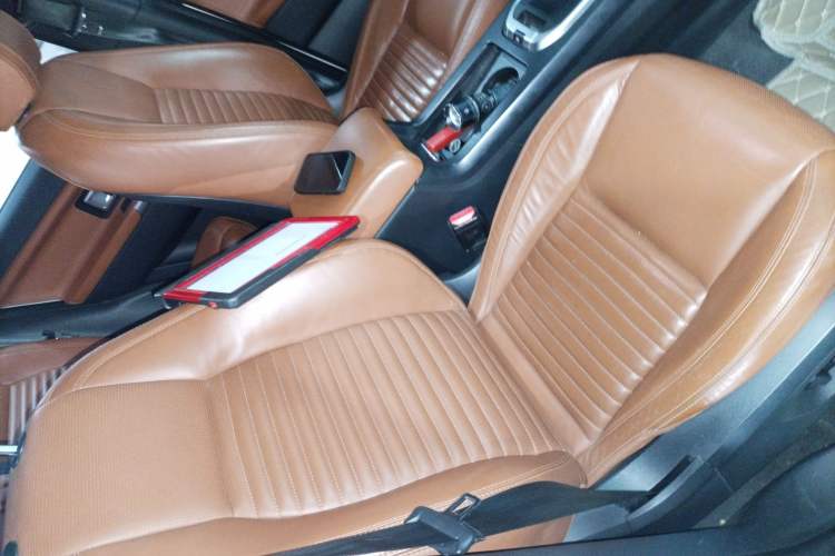 Used Land Rover Discovery Sport 2016 2.0T HSE LUXURY Right Front Seat