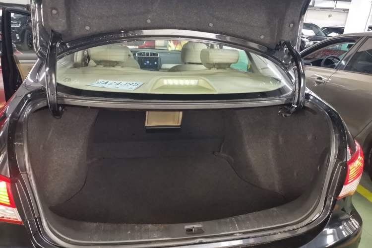 Used Nissan Sylphy 2012 Classic 1.6XE Automatic Comfort Edition Trunk