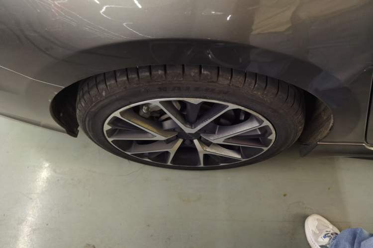 Used Lynk & Co 03 2021 1.5TD DCT Jing Champion Edition Right Rear Wheel Hub