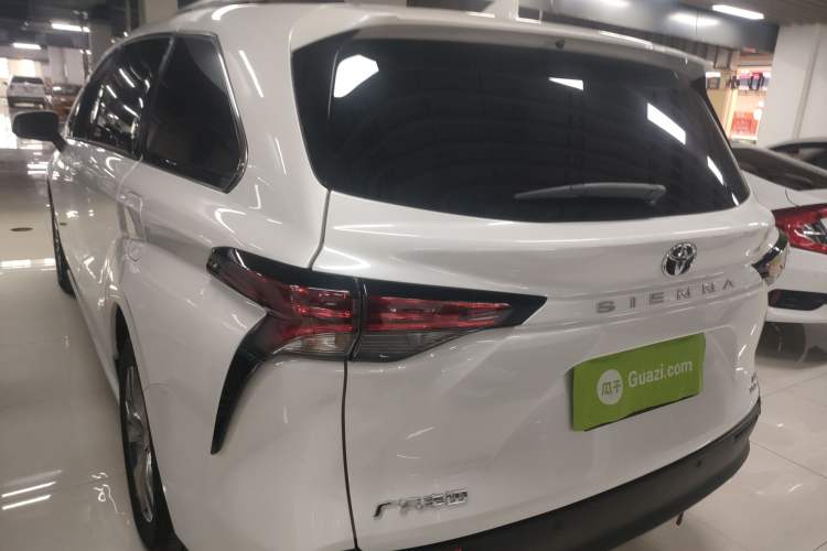 Used Toyota Sienna 2024 2.5L Hybrid Comfort Edition
