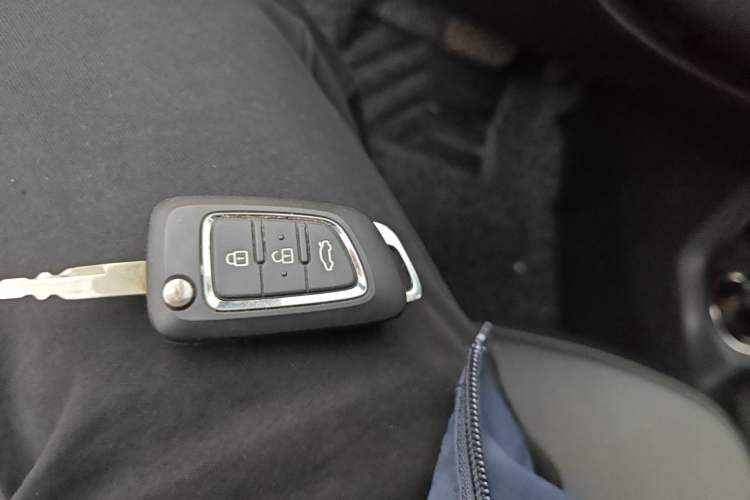 Used Dongfeng Aeolus AX4 2017 1.6L DCT Trendy Style
