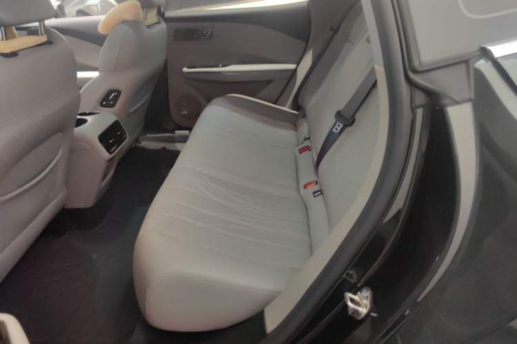 Used Geely Galaxy 8 2025 130km EM-i Deluxe Edition Left Rear Seat