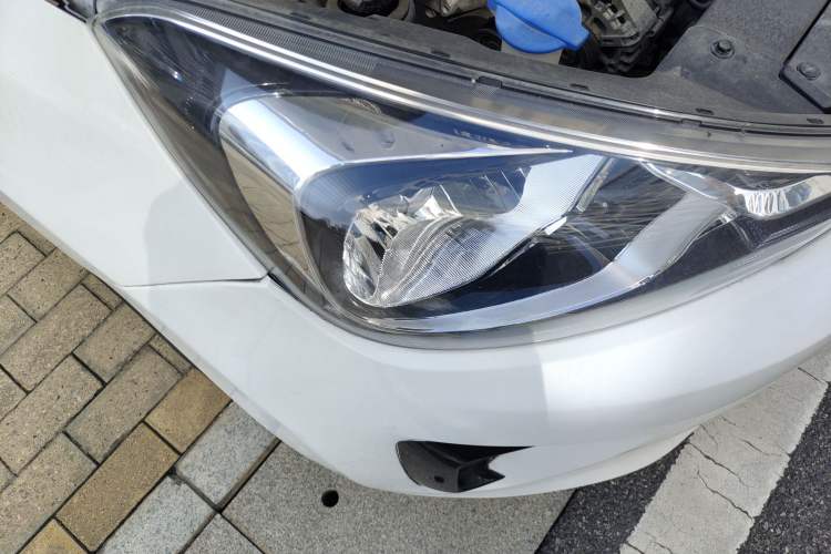 Used Kia Pegas 2017 1.4L Automatic Deluxe Edition Right Front Headlight