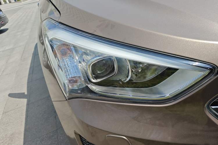 Used Hyundai Santa Fe 2013 2.0T Automatic All-Wheel Drive Top Trim
