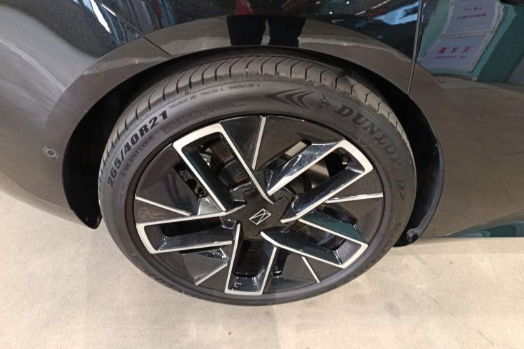 Used Avatr 12 2025 Updated Ultra All-Electric Four-Wheel Drive