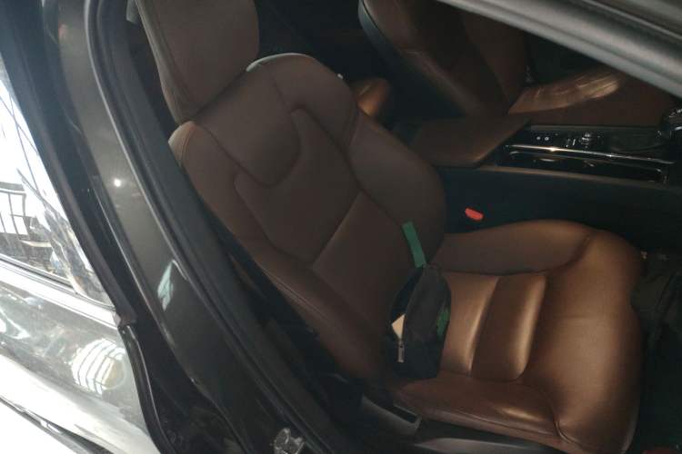 Used Volvo XC60 2019 T5 4x4 Smart Edition China VI Standard Right Front Seat