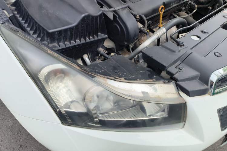 Used Chevrolet Cruze 2013 1.6L SL Sunroof Edition MT Right Front Headlight