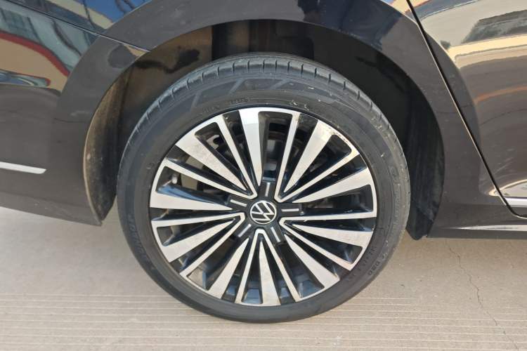 Used Volkswagen Passat 2020 Revised Version 330TSI Luxury Edition China VI Standard