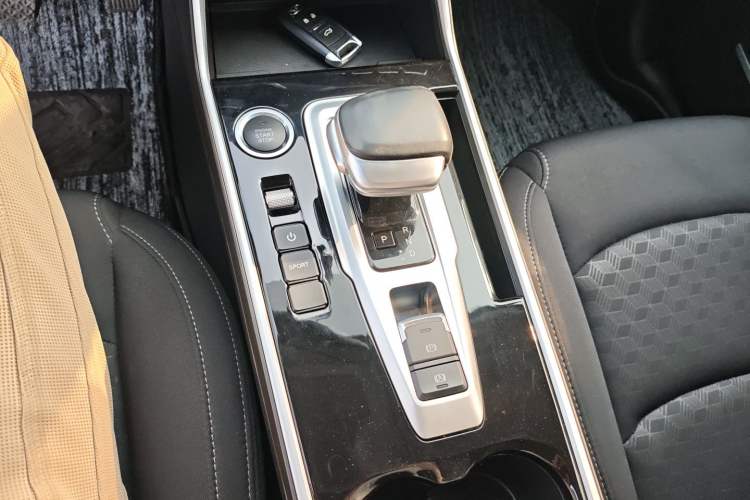 Used Cowin Xuanjie Pro 2021 1.5T CVT Dynamic Edition Gear Lever