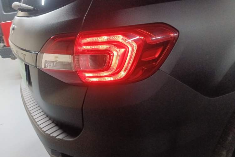 Used Ford Everest 2020 Sport Edition 2.3T Gasoline Automatic 4x4 Flagship Model with 7 Seats