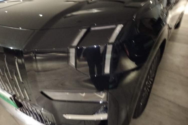 Used Zeekr 009 2024 7-Seater Aisle Version 108 kWh
