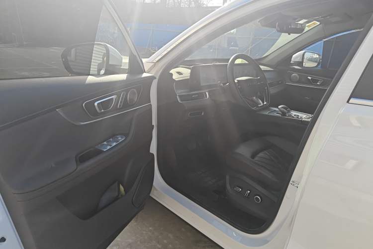 Used Chery Tiggo 8 PRO 2024 Champion Edition 390T Two-Wheel Drive Peak Version 5 Seats
