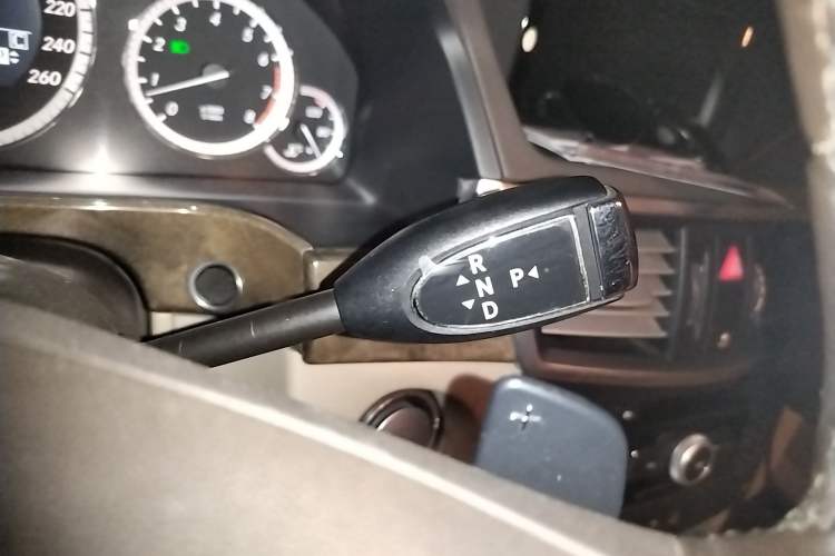 Used Mercedes-Benz E-Class 2009 E 300 Elegant Model