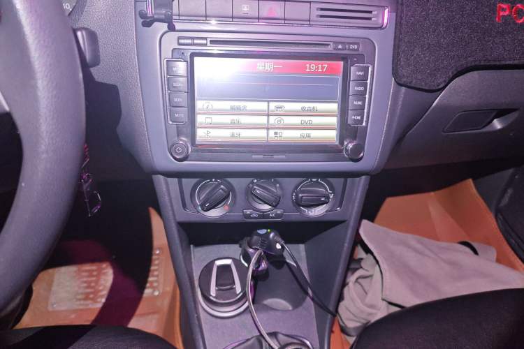 Used Volkswagen Polo 2016 1.4L Manual Fashion Model