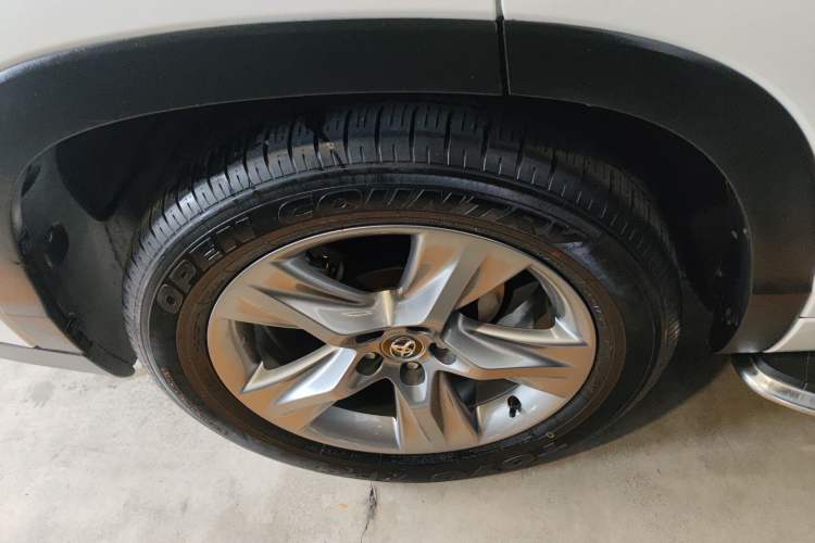 Used Toyota Highlander 2015 2.0T Four-Wheel Drive Luxury Edition 7-Seater Right Rear Wheel Hub