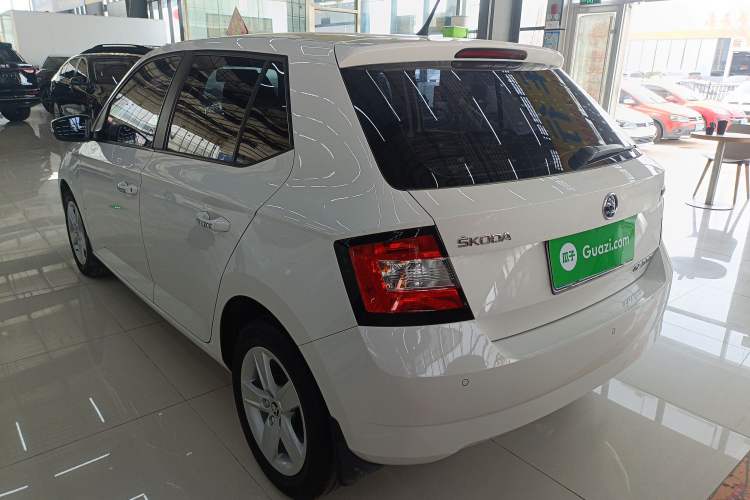 Used Skoda Fabia 2017 1.4L Automatic Car Enjoy Edition
