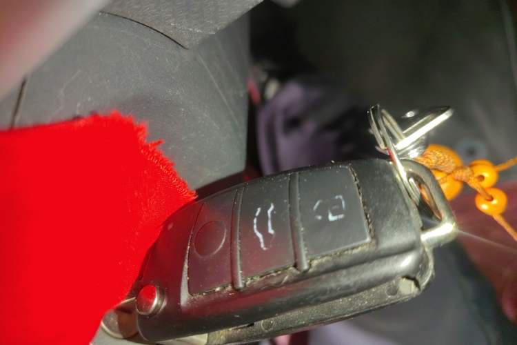 Used Chery QQ Ice Cream 2022 170km Sundae Phosphate Lithium-Ion Interior 1