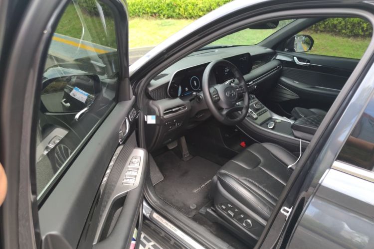 Used Hyundai Palisade 2023 3.5L Automatic All-Wheel Drive Calligraphy