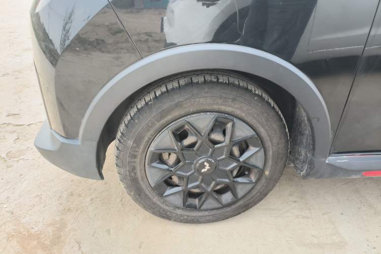 Used Wuling Hongguang MINIEV 2022 GAMEBOY 300km Enthusiast Model with Lithium Iron Phosphate Exterior 4