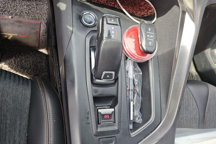 Used Peugeot 4008 2017 350THP Elite Edition Gear Lever