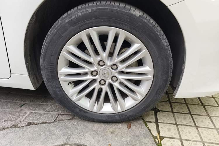 Used Lexus ES 2013 300h Elite Edition