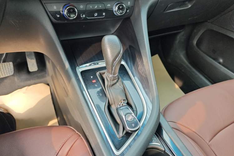 Used Buick GL6 2019 18T 6-Seater Connected Luxury Version China VI Standard
