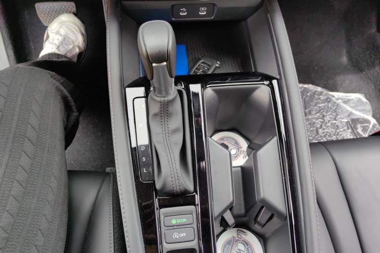 Used Honda Inspire 2023 260TURBO Deluxe Edition Gear Lever