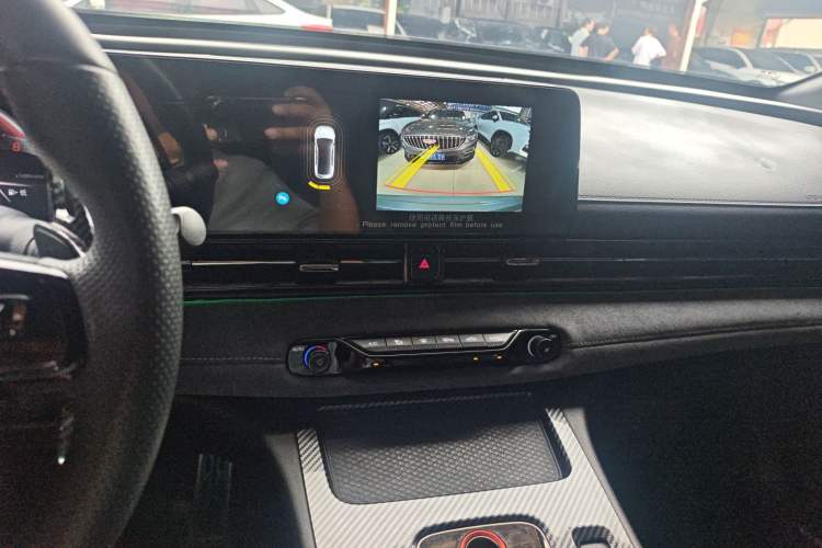 Used GAC Trumpchi EMPOW 2023 400T Automatic R PRO Audio And AC Panel