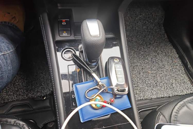 Used Nissan Kicks 2023 Jingqing Edition 1.5L Unleash Pure "Jing" – The Luxurious Version Gear Lever