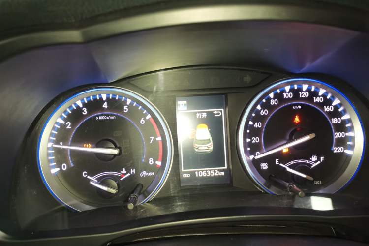 Used Toyota Highlander 2018 2.0T Four-Wheel Drive Luxury Version 7 Seats China VI Standard
