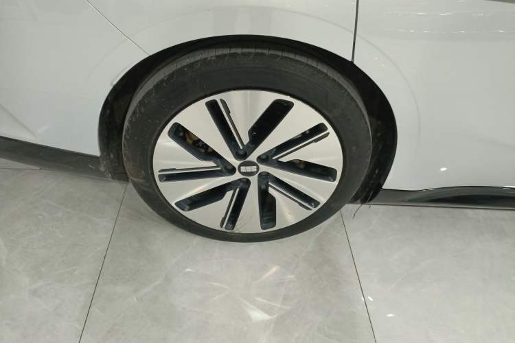 Used Geely Galaxy E8 2024 550 km Range Rear-Drive MAX