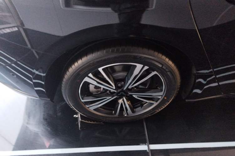 Used Hongqi EH7 2025 600 Smart Selection Edition
