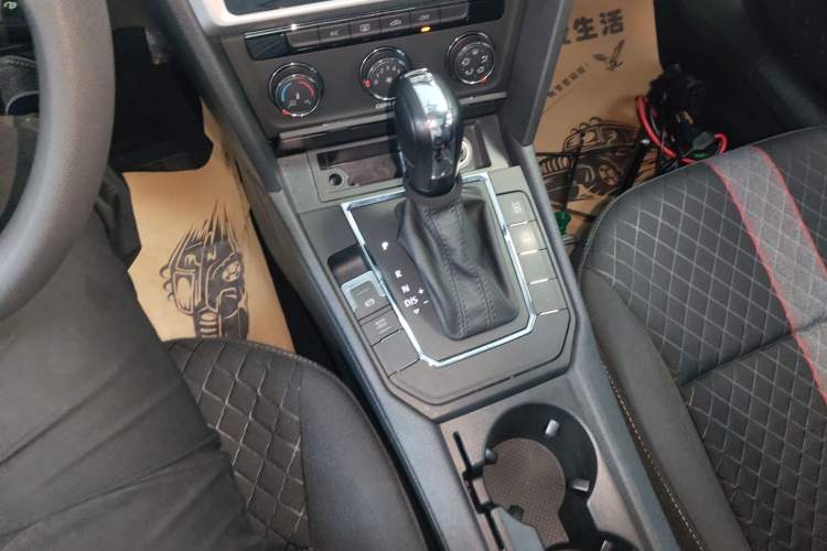 Used Volkswagen Lamando 2019 230TSI DSG Fashion Edition China VI