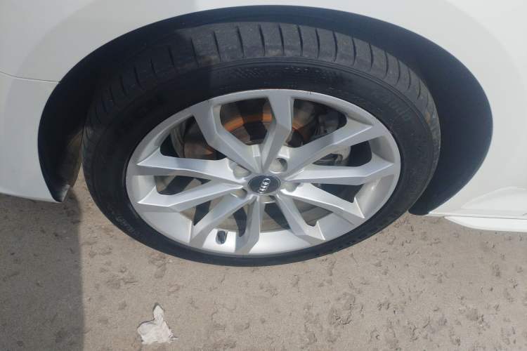 Used Audi A4L 2019 40 TFSI Fashion Version China V Left Front Wheel Hub